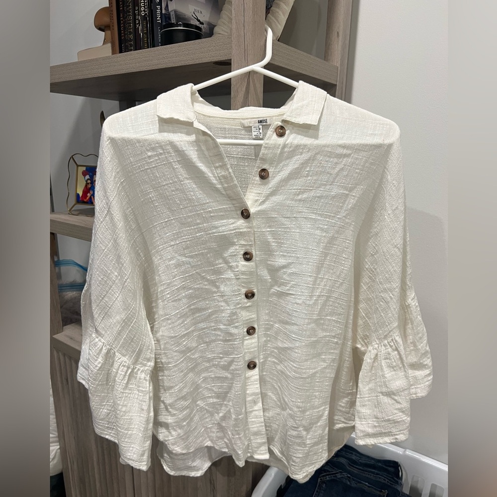 ☂️Bell sleeve blouse